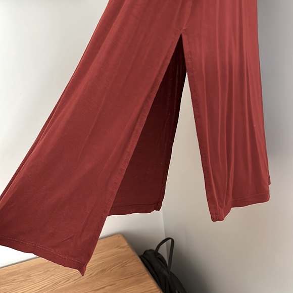 Garage size xs long side slit burnt orange tee - Picture 4 of 4